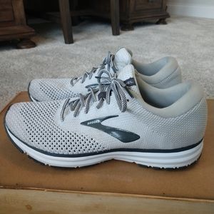 Brooks Revel 2 Size 10.5